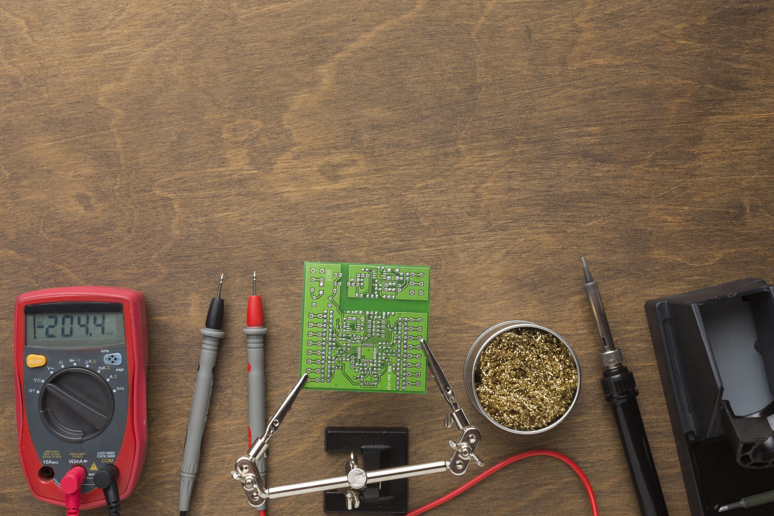 As 6 Melhores Ferramentas para Reparos Avançados em Placas de Celulares